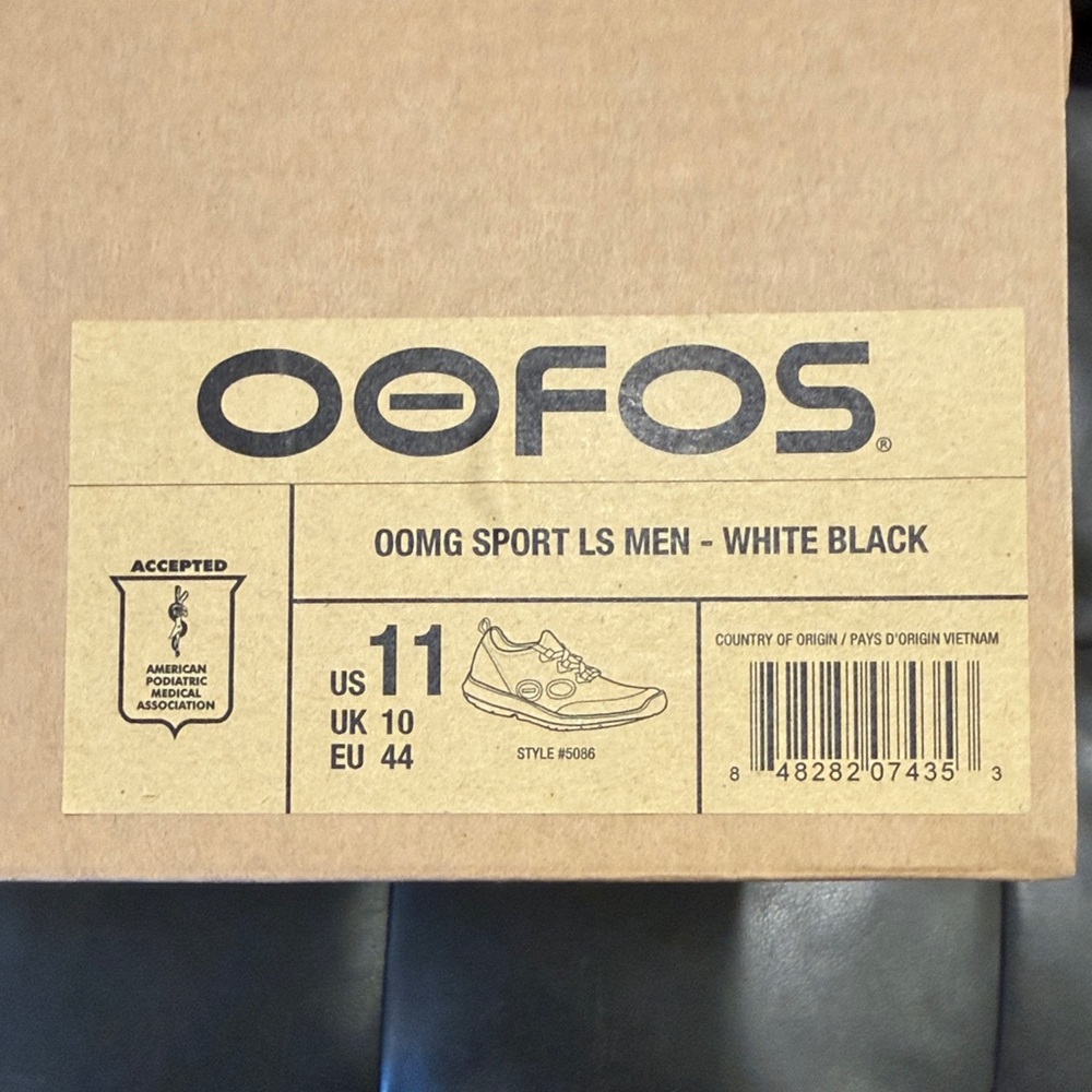 OOFOS Men's OOMG Sport LS Sneakers - White and Black